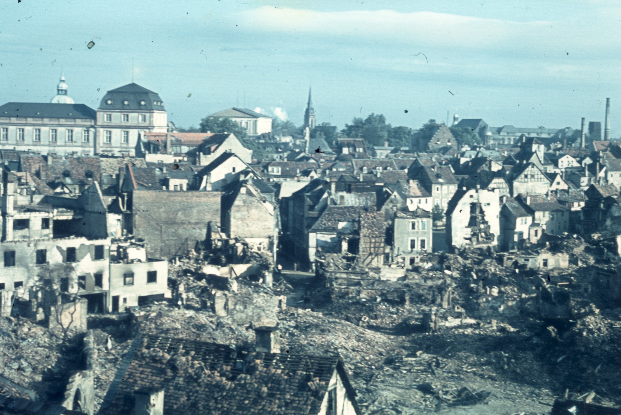 AltstadtAugust1944